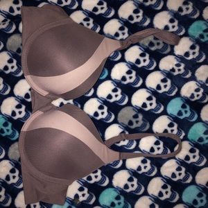 Victoria’s Secret bra 34B